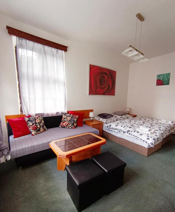 הרנסקו Hotel Labe מראה חיצוני תמונה