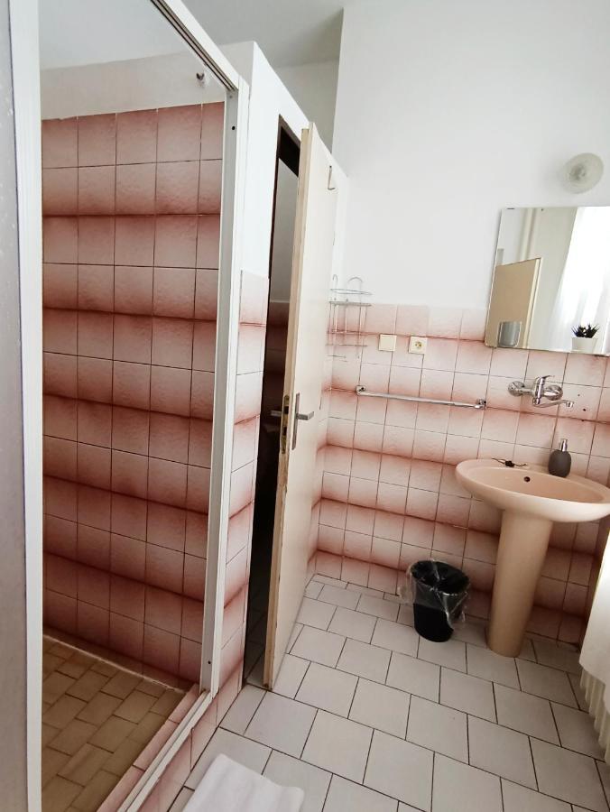 הרנסקו Hotel Labe מראה חיצוני תמונה