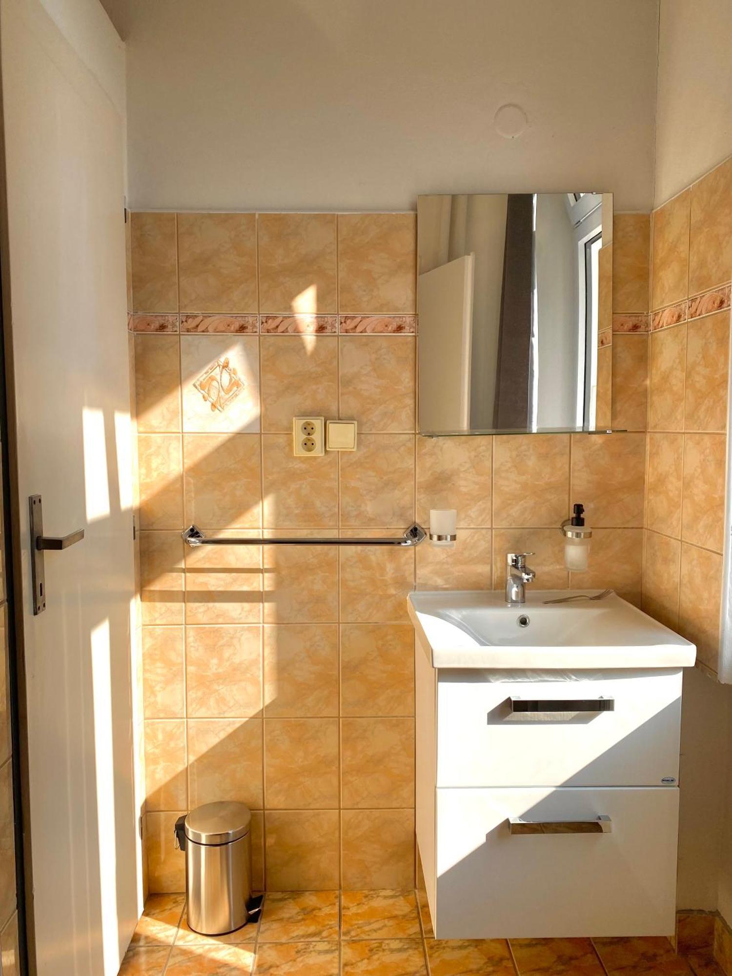 הרנסקו Hotel Labe מראה חיצוני תמונה